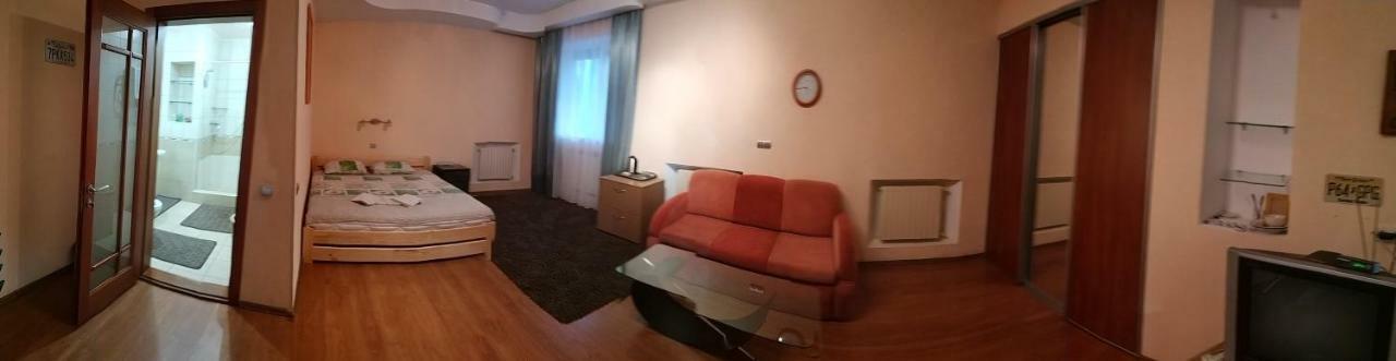 Отель Хата Днепър Екстериор снимка